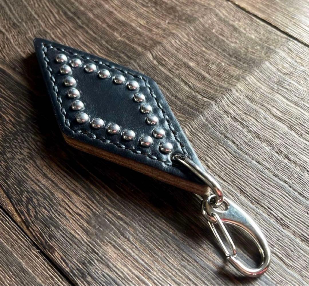 モーテルレザースタッズキーホルダー黒クロムエクセルニッケル山田レン
