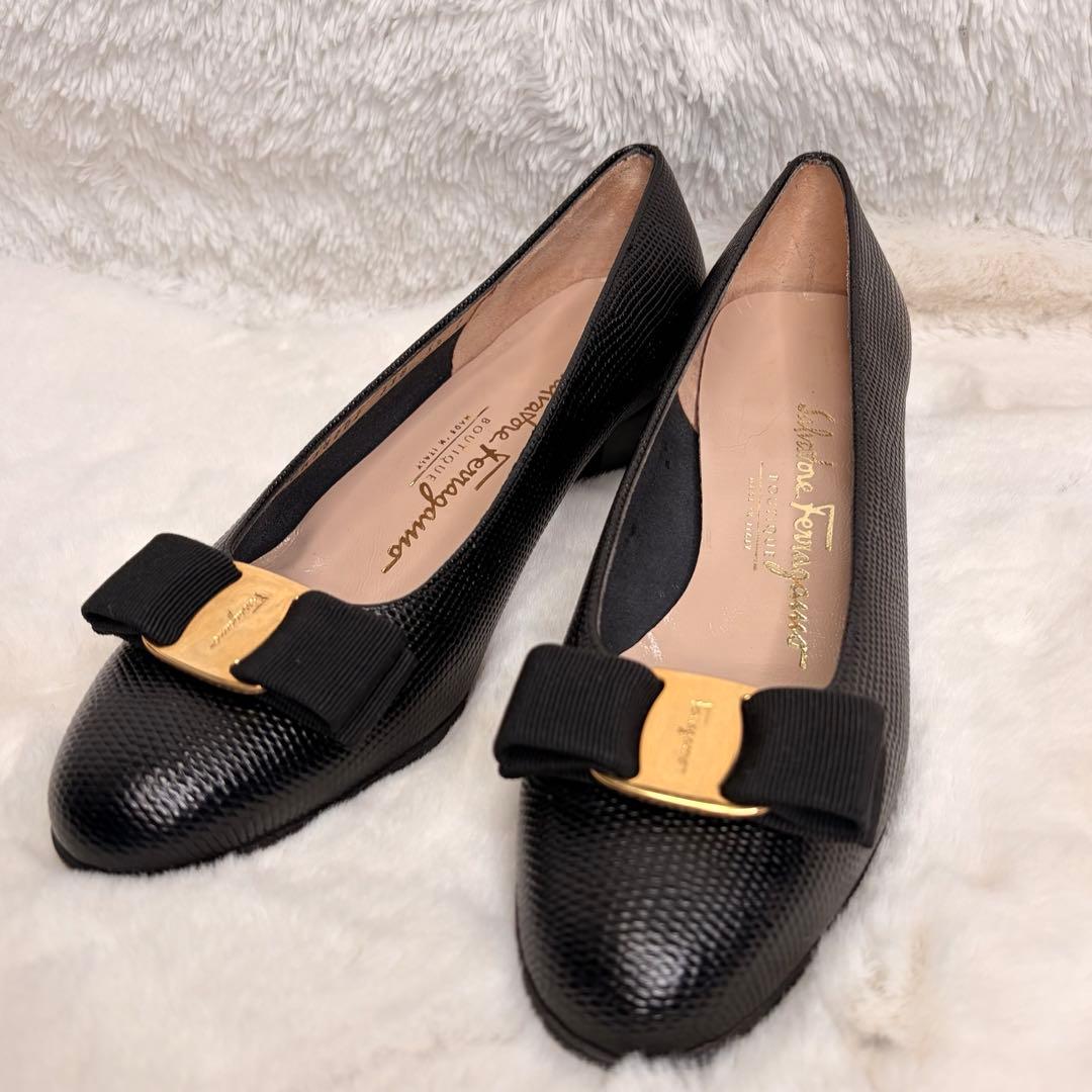 美品✨フェラガモ リザード型押し ヴァラ リボン パンプス 5 1/2 C