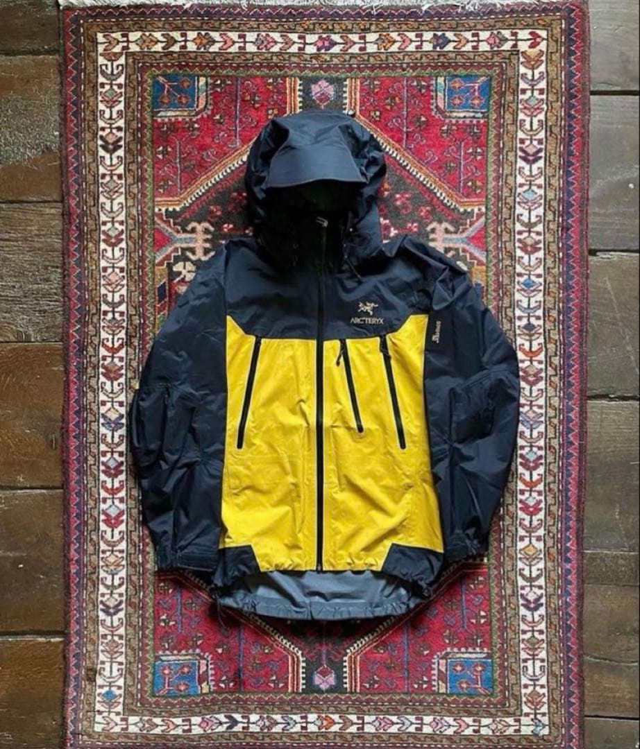 スペシャル新品 drake着Arc’teryx BEAMS Theta AR S