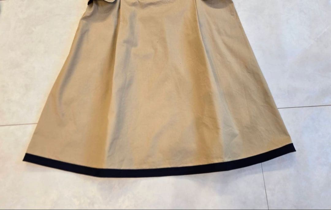 《新品タグ》familiar（ファミリア）ネイビー切替ワンピース、サイズ120