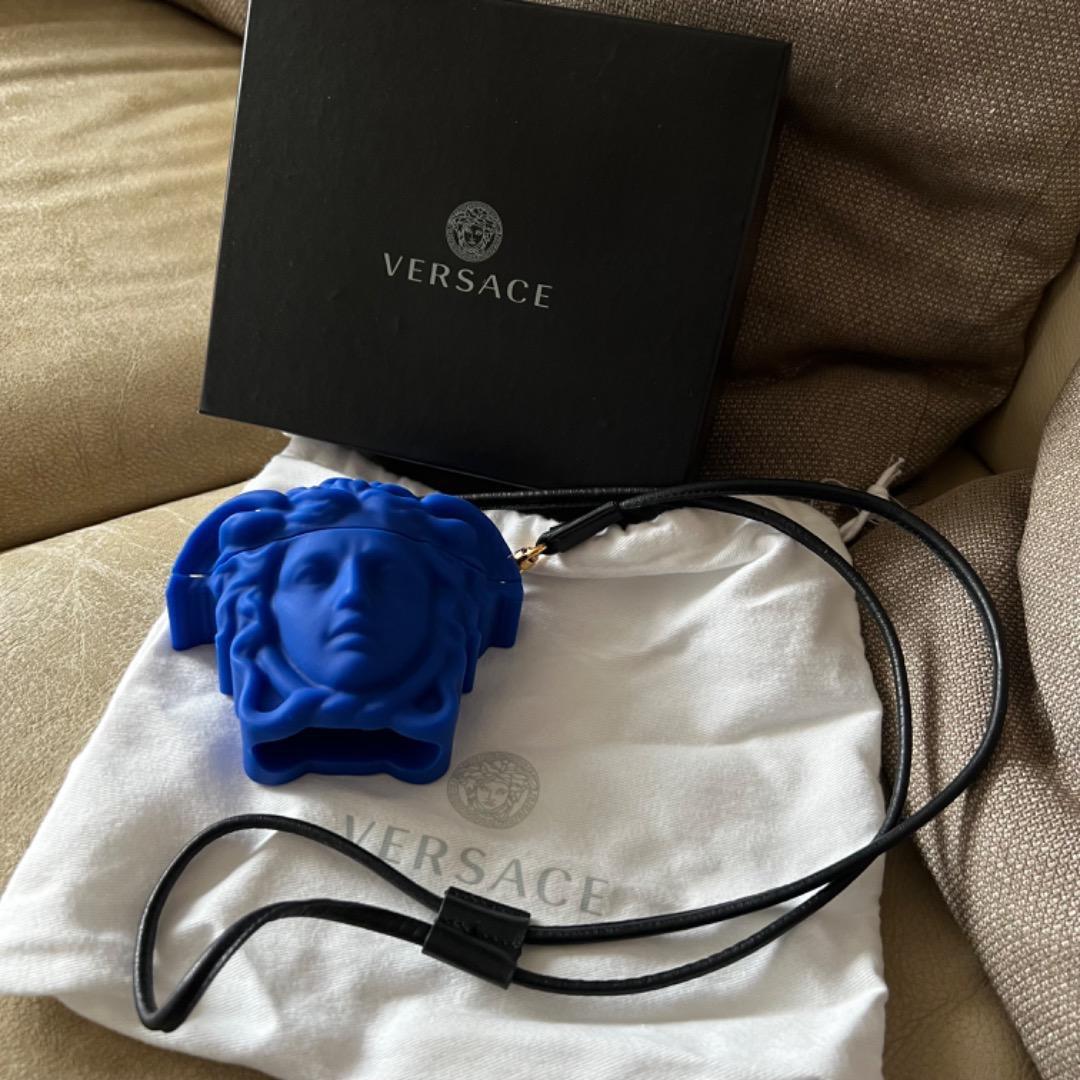 即購入OK【新品】VERSACE AirPods ケース ヴェルサーチェ - メルカリ