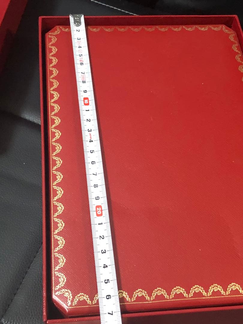 カルティエ マイヨンパンテール等に 大型ネックレスケース