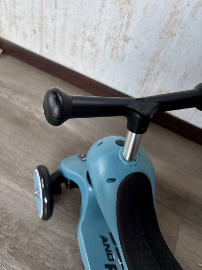 SCOOT AND RIDE 三輪車 ブルー 室内使用のみ