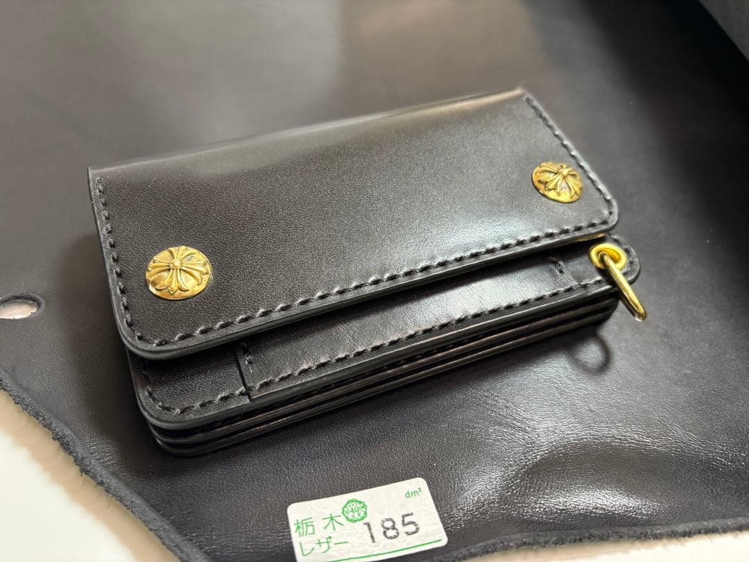 黒 栃木サドル トラッカーウォレット 三層 真鍮 クロスボールコンチョ