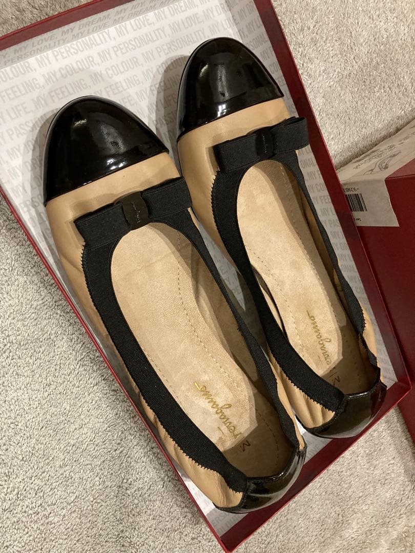 Ferragamo バレエシューズ 3センチ 9サイズ 数時間のみ使用の極美品