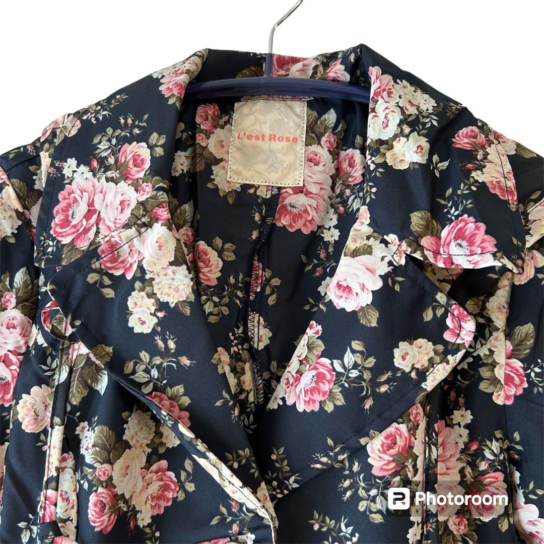 新品タグ】レストローズ☆花柄レインコート ブラック 収納袋 ウエスト