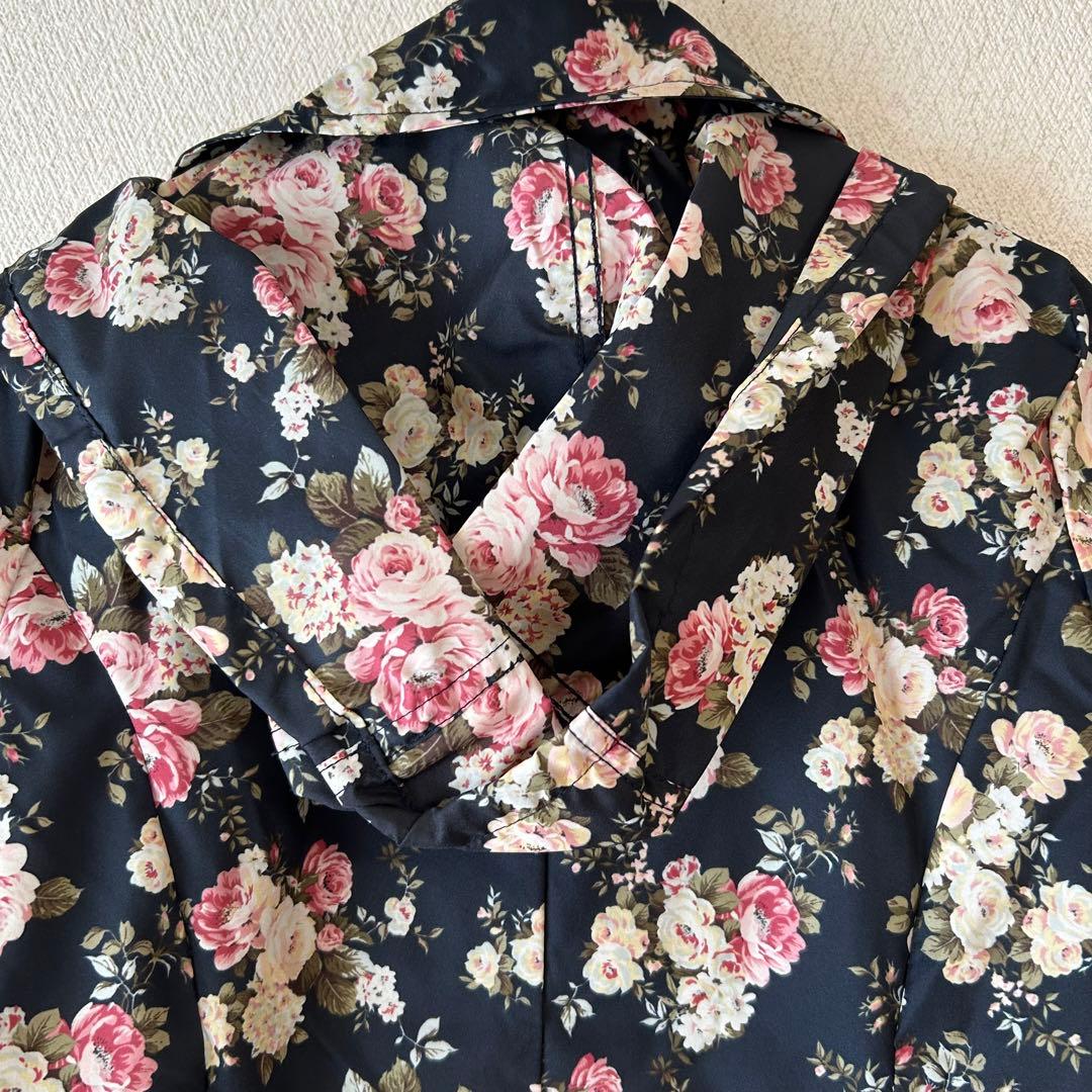 新品タグ】レストローズ☆花柄レインコート ブラック 収納袋 ウエスト