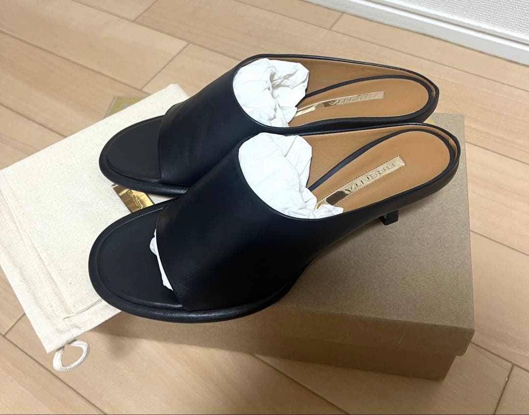 BRENTA ブレンテッラ　黒　ミュール　38 BRENTELLA / ブレンテッラ T-STRAP ミュール（その他シューズ）｜Plage