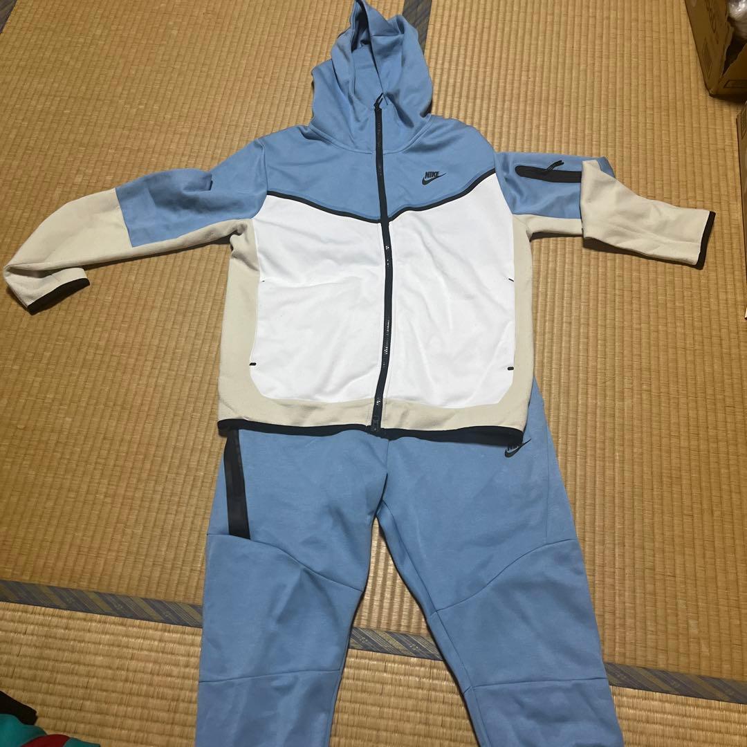 NIKE テックフリース 水色 - メルカリ