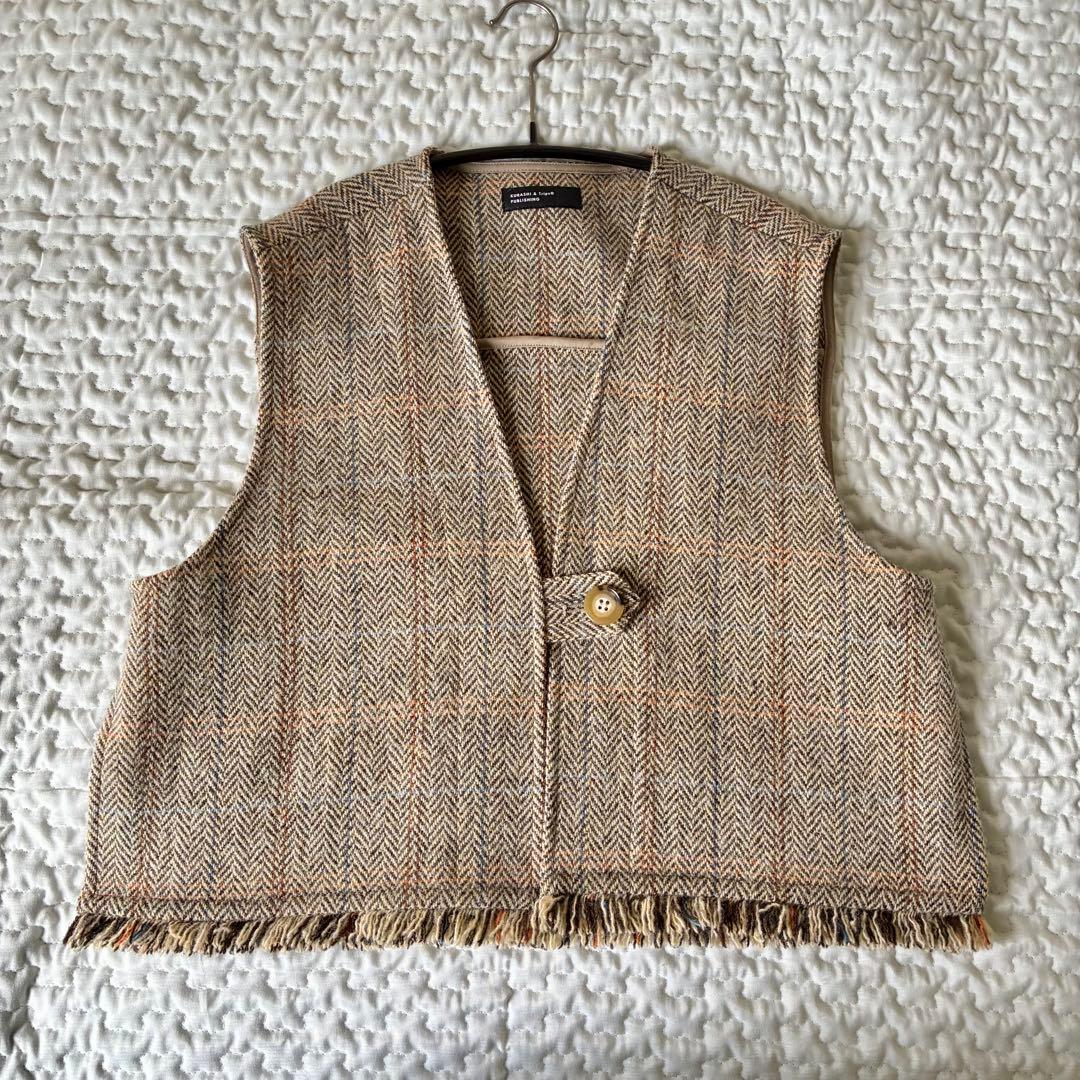 北欧暮らしの道具店 ヘリンボーン柄のウールベスト - メルカリ