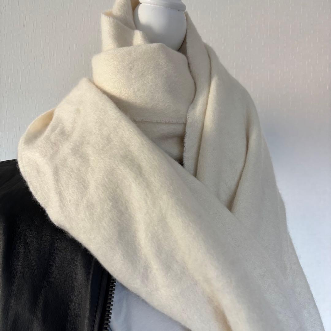 BARNEY'S NEW YORKカシミヤスカーフ Lサイズ アイボリー 現行品 - メルカリ
