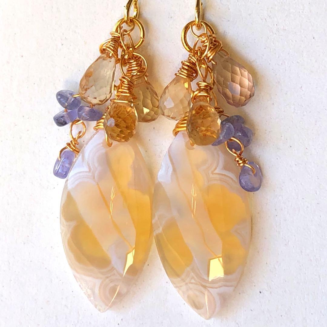 天然石♡レア♡大輪お花模様ホワイトアイアゲートのピアス14kgf