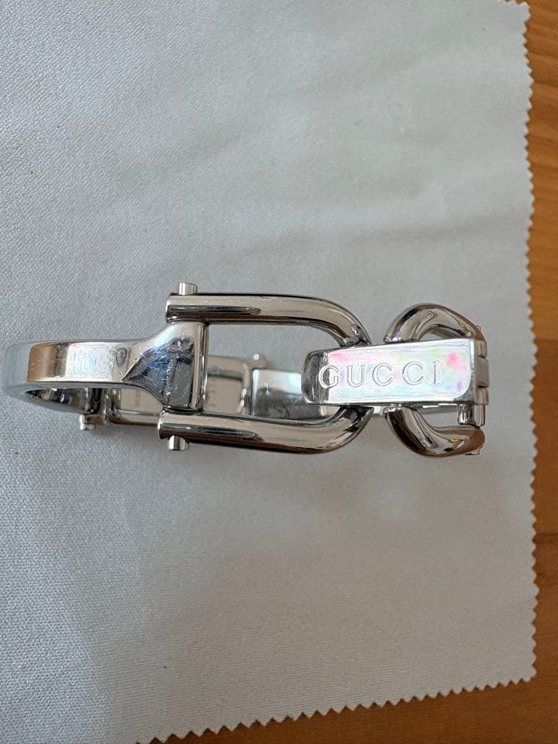 GUCCI グッチ 1500L ピンクシェル 1Pダイヤ バングルウォッチ - メルカリ