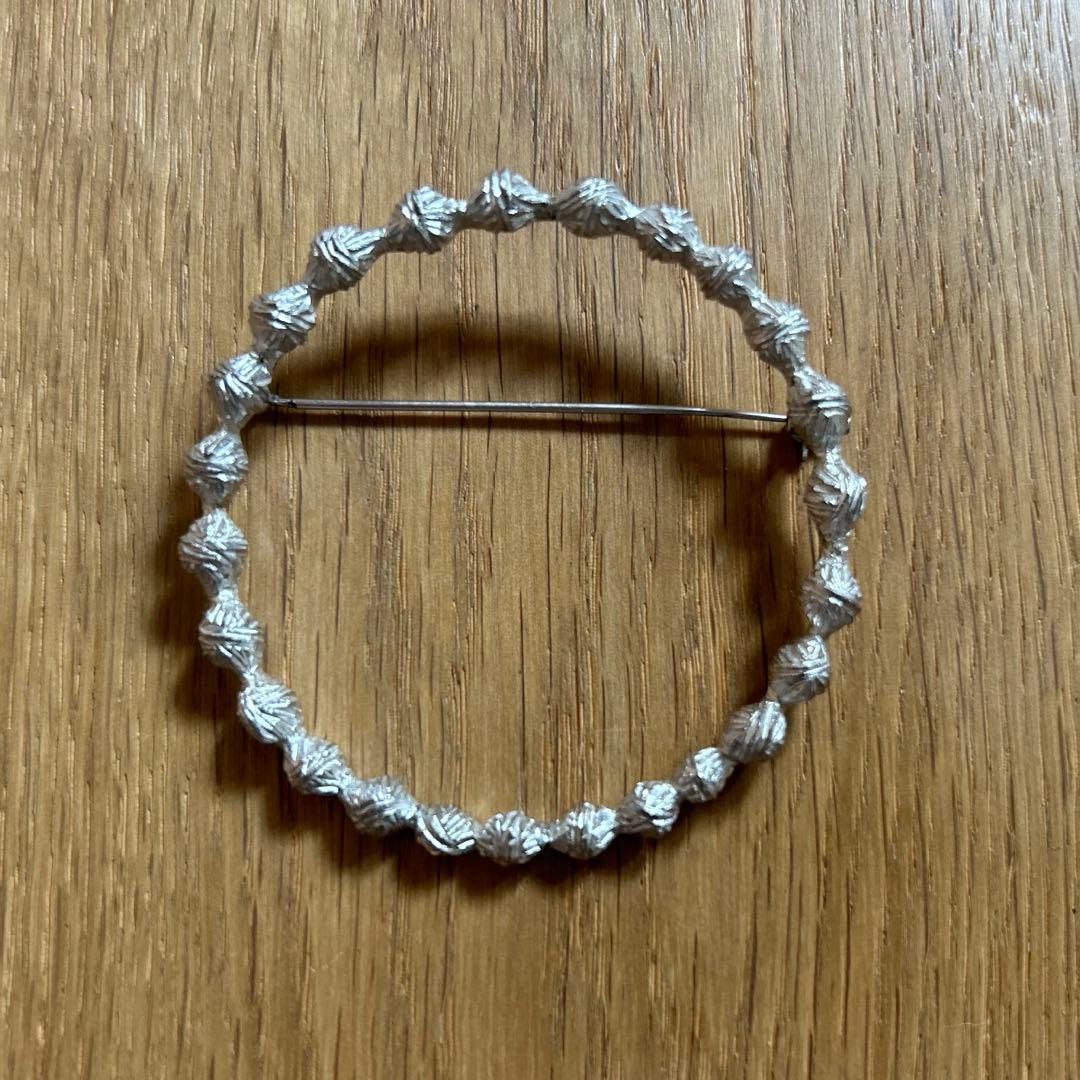 正規品 ミナペルホネンtambourine 真鍮ブローチ silver - メルカリ