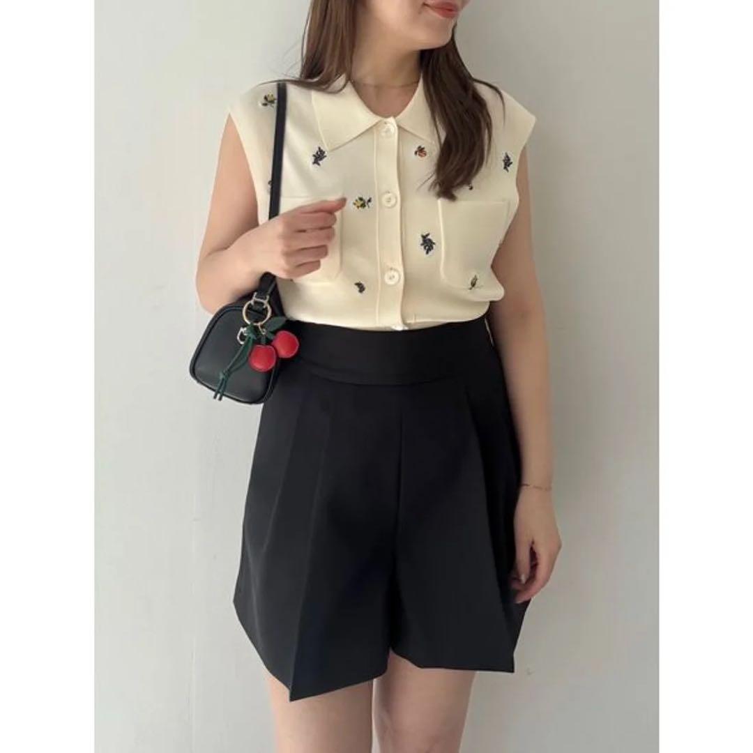 新品 FRAY I.D フレイアイディ ツータックキュロットパンツ ブラック FRAY I.D（フレイアイディー）の「ツータックキュロットパンツ