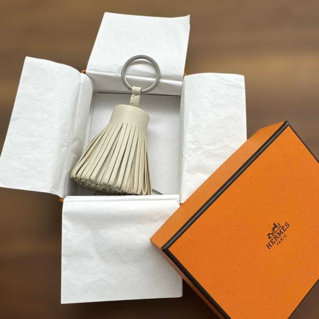 【新品未使用品】HERMES クレ　カルメン　キーホルダー HERMES（エルメス） キーリング Carmen カルメン レディース