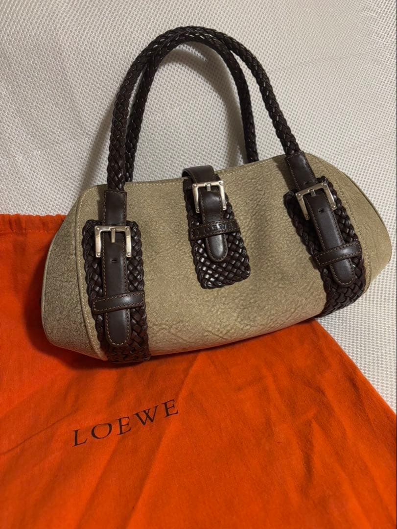 LOEWEバック Small Squeeze bag in mellow nappa lambskin Black - LOEWE USA