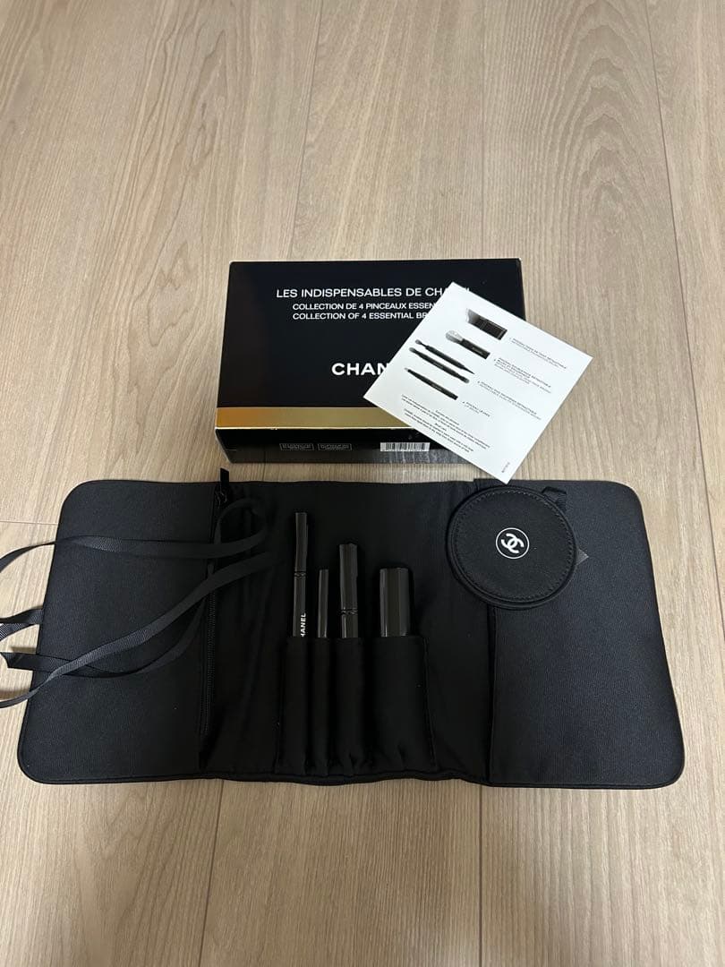 CHANEL メイクブラシセット 4本入り ミラー付きの通販はau PAY