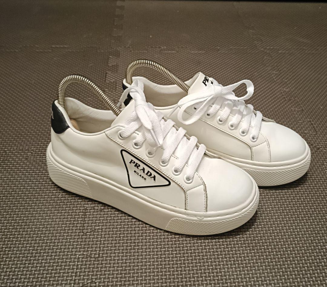 PRADA ホワイトレザー スニーカー プラダ ホワイト レザー スニーカー | アウトレットジャパン福岡