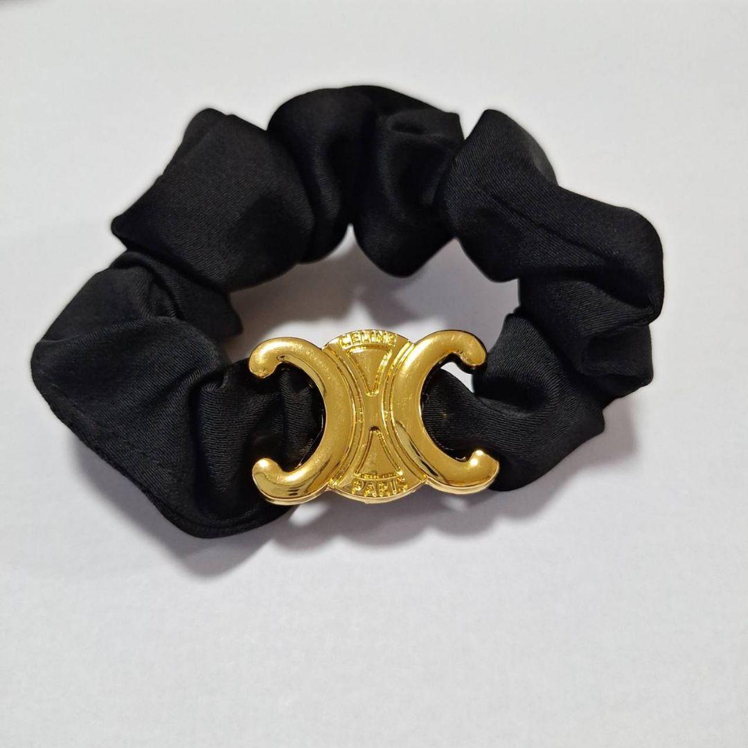 新品❣️CELINEロゴ入りサテンシュシュ ノベルティ♡ - メルカリ