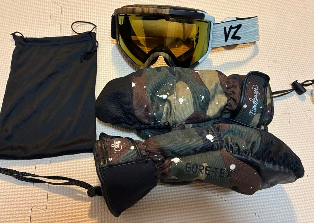 スノーボードウェアセット 686 （ジャケット・パンツ・手袋・ゴーグル）