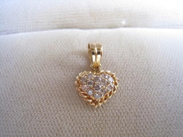☆素敵！きらきら輝きダイヤモンド0.23ct ハート形 k18金ペンダント 美品 楽天市場】一粒ダイヤ ネックレス k18 K18 ハートシェイプダイヤモンド