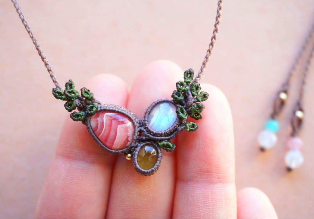 590/14kgfパープルフローライト×カイヤナイトピアスorイヤリングチャーム