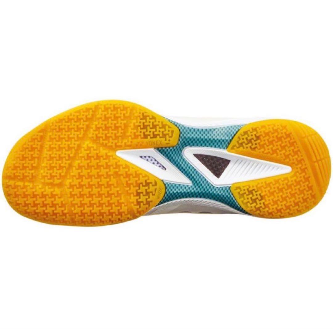 YONEX パワークッション65zホワイト 廃盤人気モデル　26.5cm