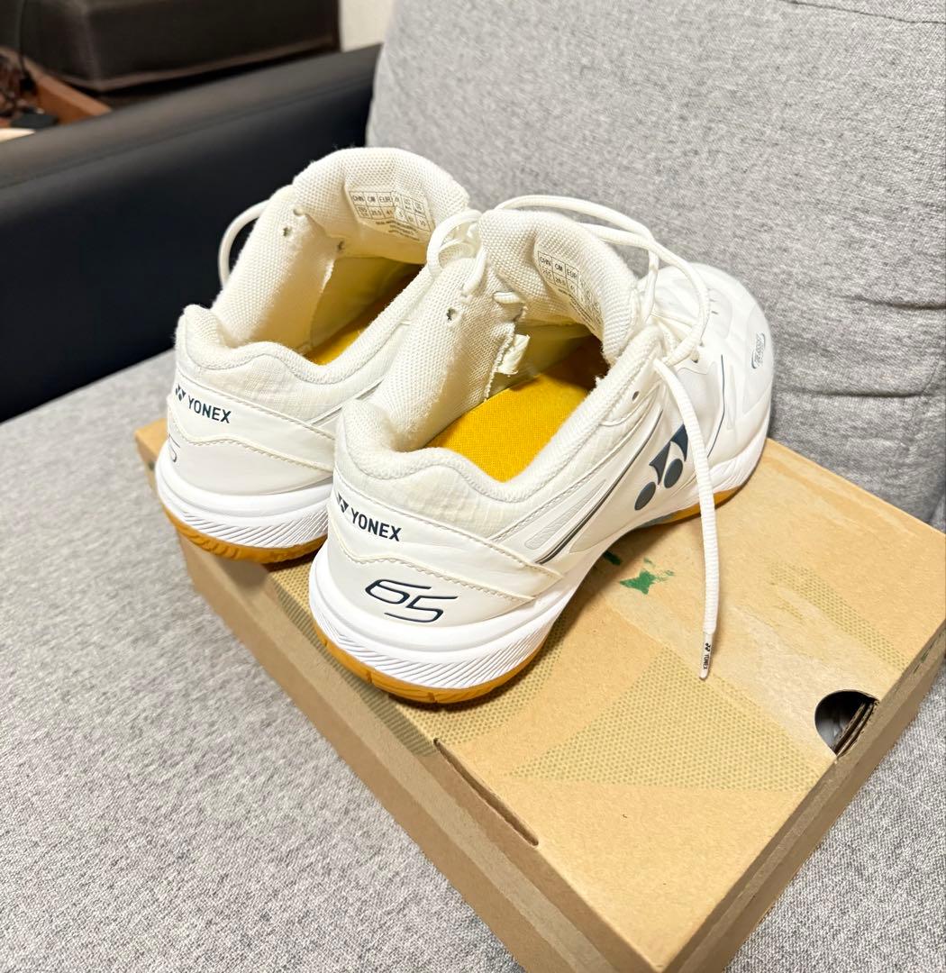 YONEX パワークッション65zホワイト 廃盤人気モデル　26.5cm