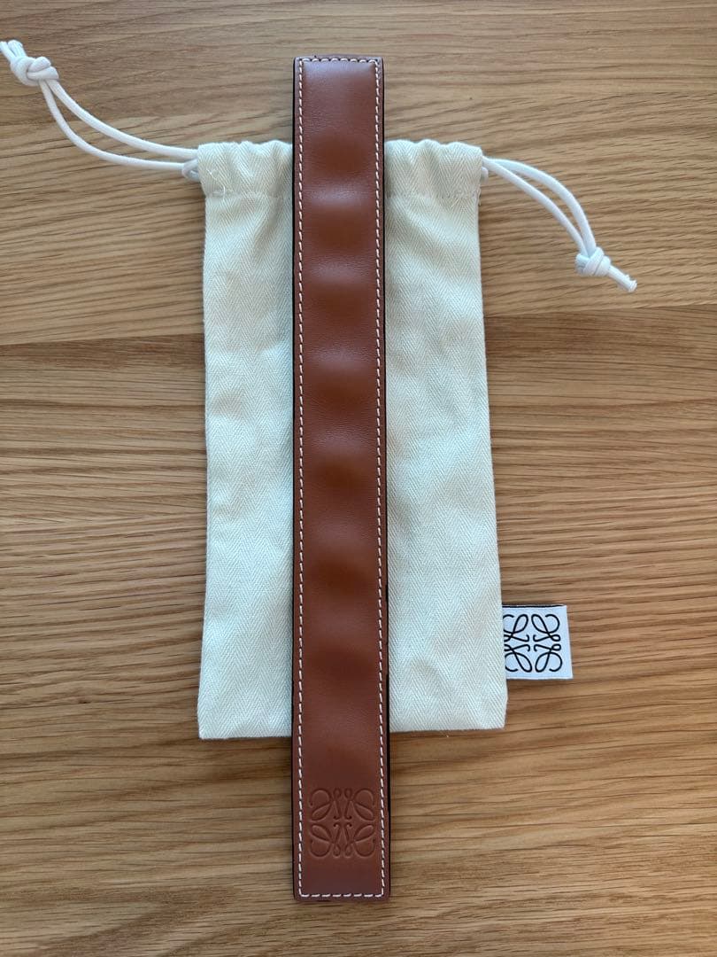 み*ん様 ロエベ バングル タン - メルカリ