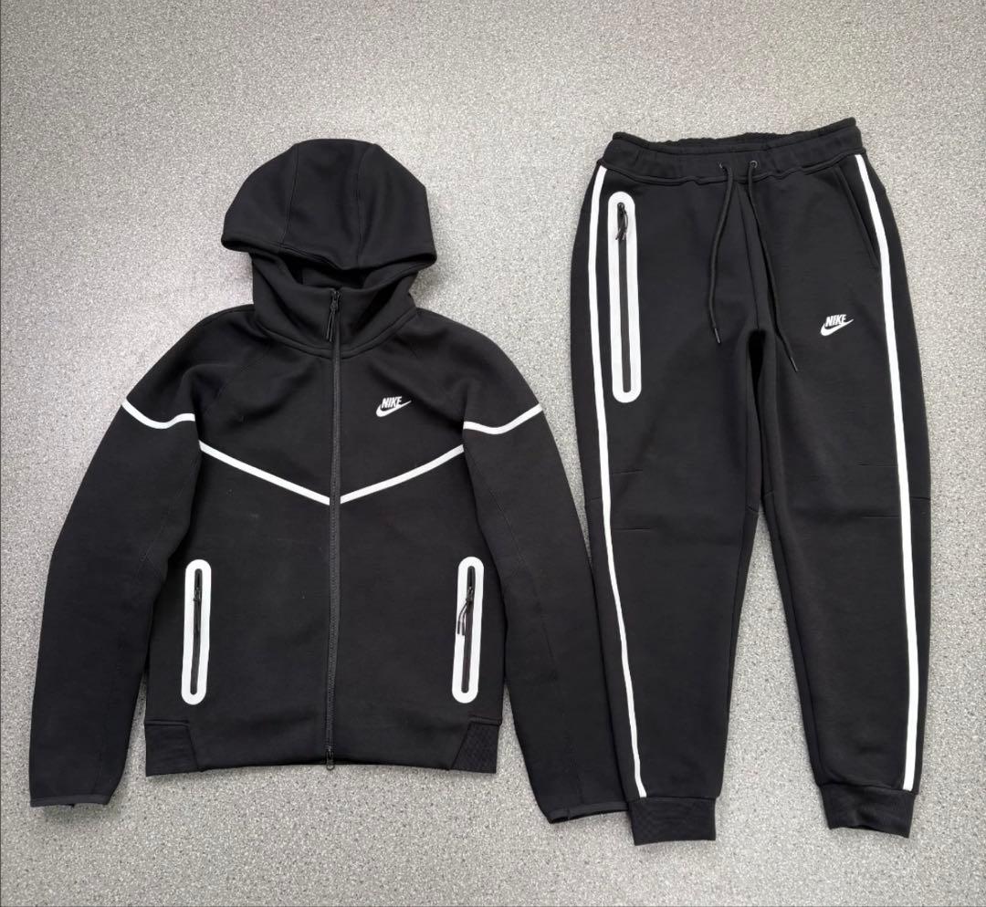 ナイキ テックフリース 旧型 上下セット M 反射テック 新品未使用 関税込【NIKE】反射テックフリース リフレクティブ 上下セット (Nike