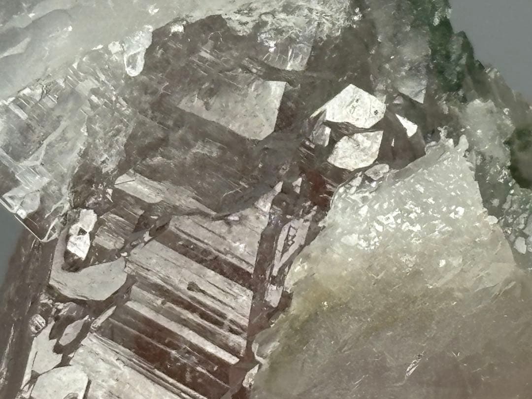 《超レア！ヒマラヤ水晶＊固定型水入り＆ルチル＆クローライト共生》