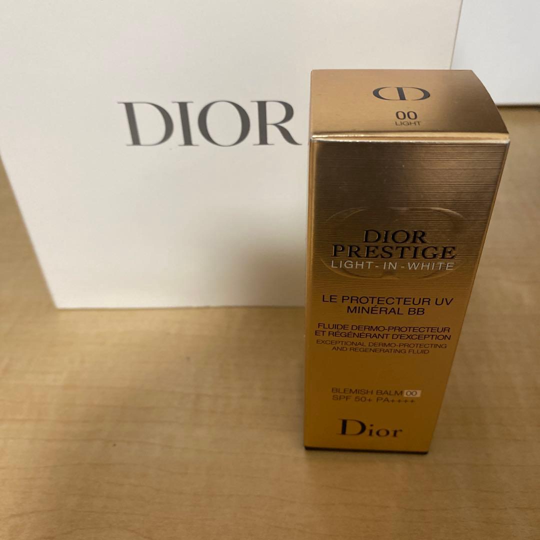 値下げ交渉お待ちしてます様 Dior ホワイトル プロテクターUVミネラルBB0 ディオール プレステージ ホワイト ル プロテクター UV ミネラル BBを