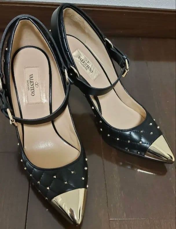 VALENTINO スタッズ付きハイヒールパンプス サイズ36 - メルカリ