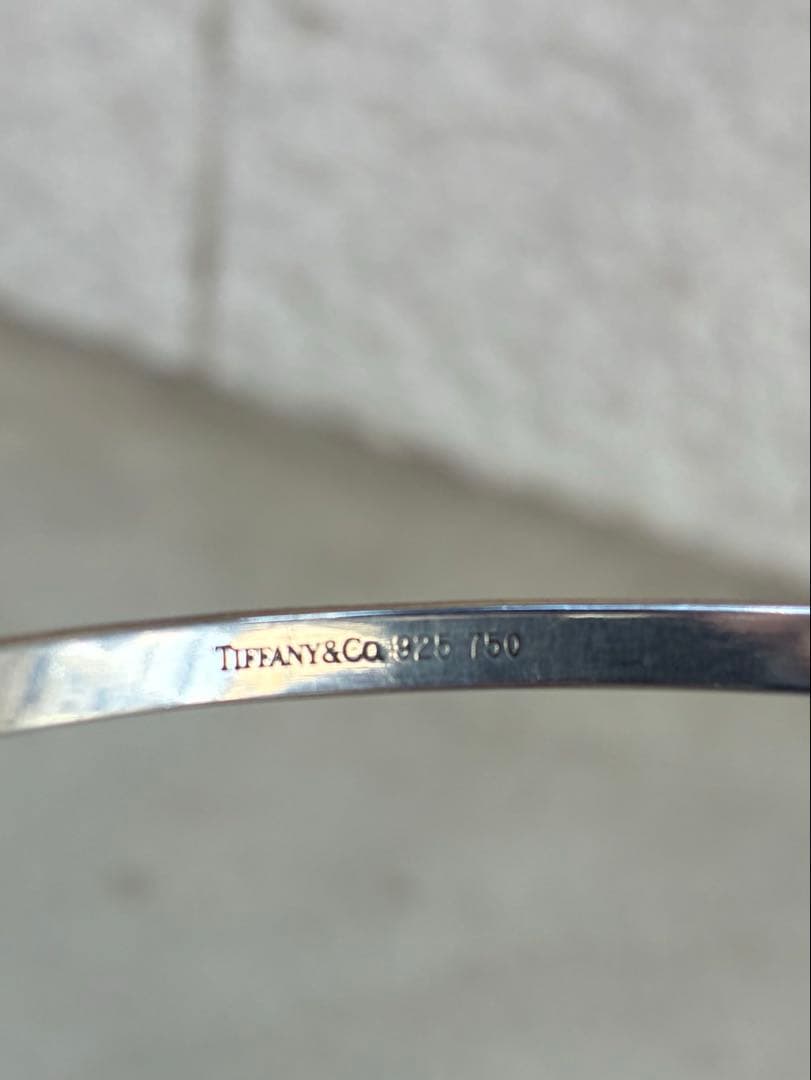 Tiffany & Co.バングルSV925750コンビフック ゴールドシルバー - メルカリ