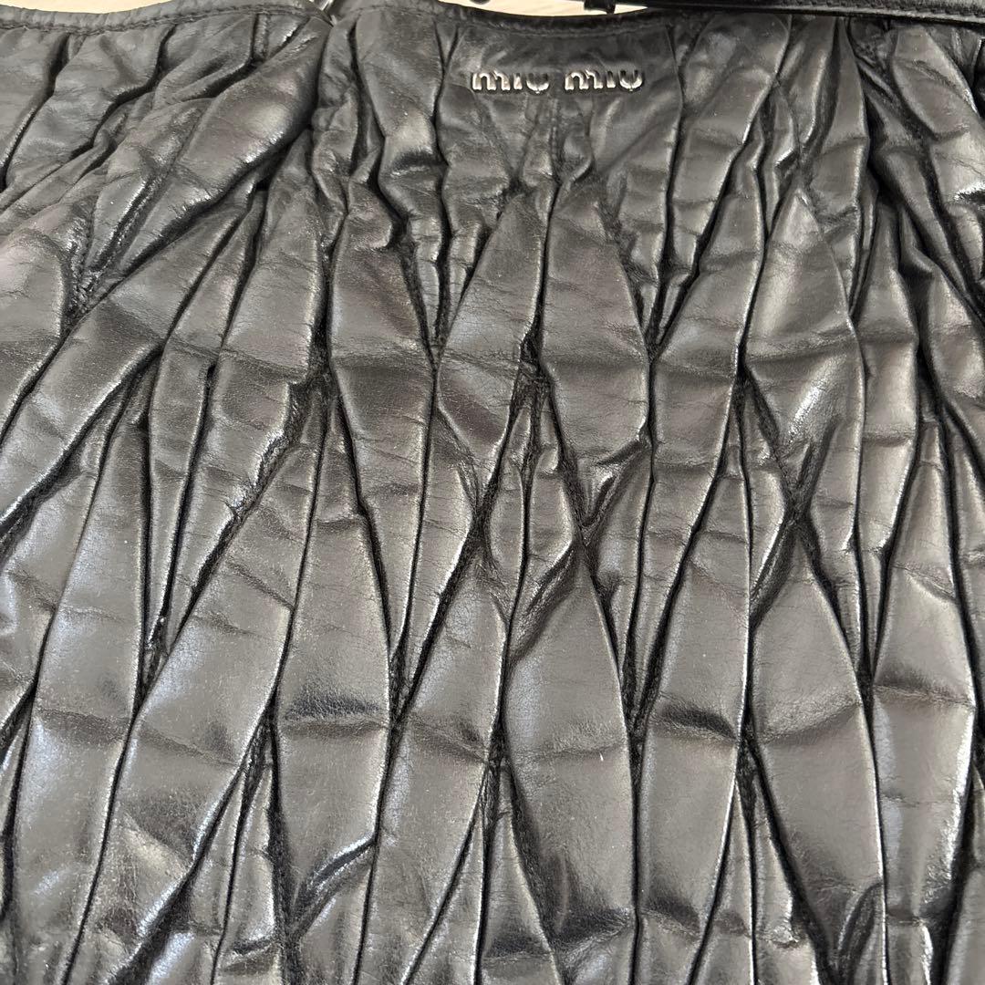 2万値下げ！】MIU MIU プリーツ加工 ブラックトートバッグ - メルカリ