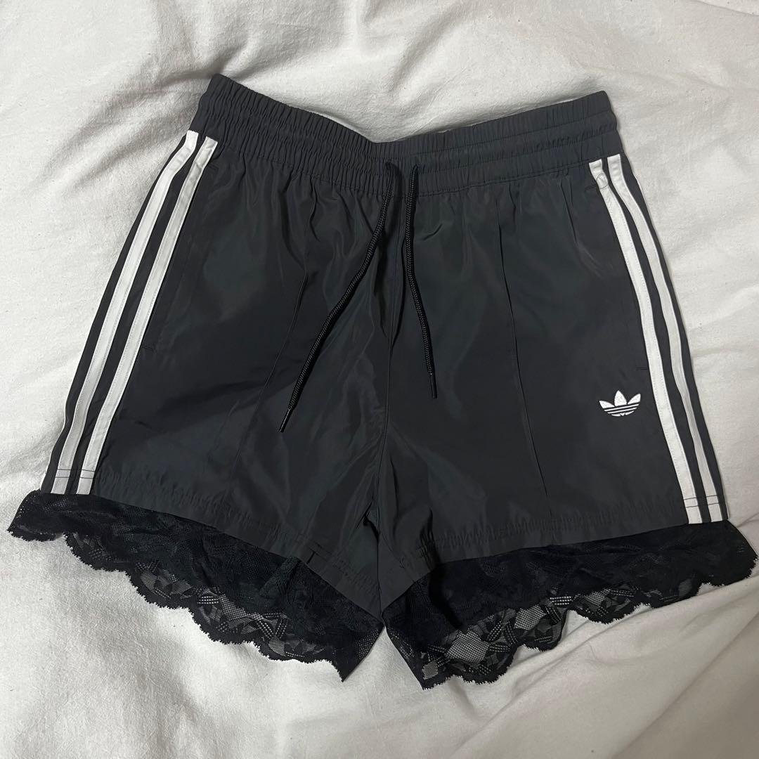 adidas】レーストリム ショートパンツ - メルカリ