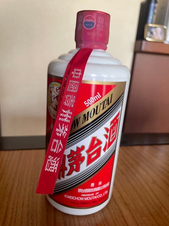 茅台酒2017年　アルコール43% 天女ラベル 貴州茅台酒 2017 天女ラベル アルコール度数:53% 内容量:500ml』を買取