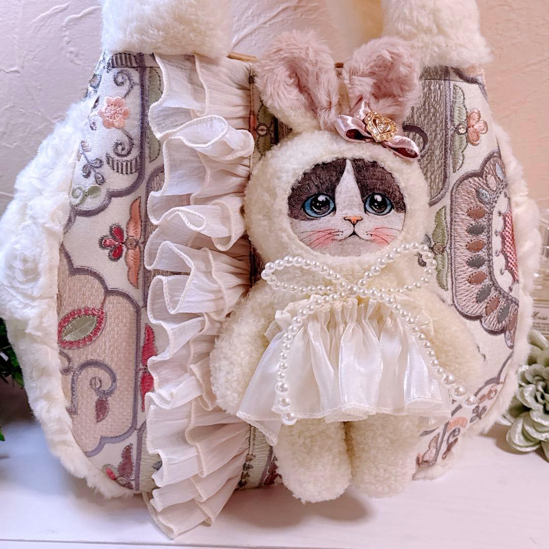 あ*き様 コヤンイサムチョン♡新柄インド刺繍のうさミルクちゃんのラウンドトートバ あ*き様 コヤンイサムチョン うさぎルミちゃん円底バケツトートバッグ