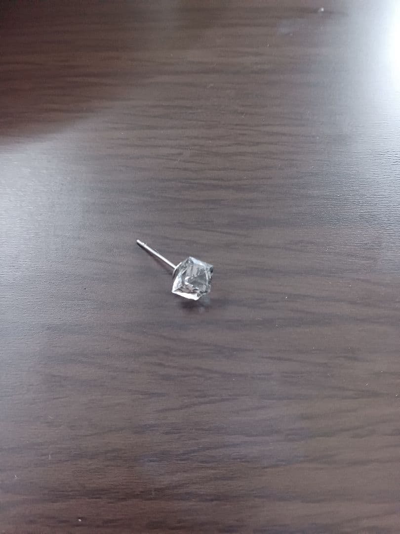 シルバー クリスタルカット 片耳用ピアス 楽天市場】ピアッサー 片耳用 1個 18G シルバー クリスタル ロング