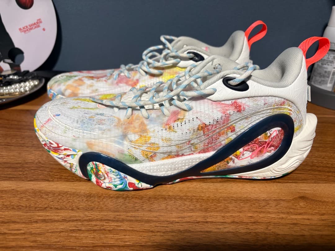 バスケットボールシューズ ホワイト/マルチカラー キャンバスの通販は