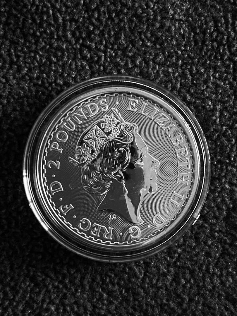 ブリタニア銀貨 1オンス(1oz) 2021年 クリアケース入り 新品 - メルカリ