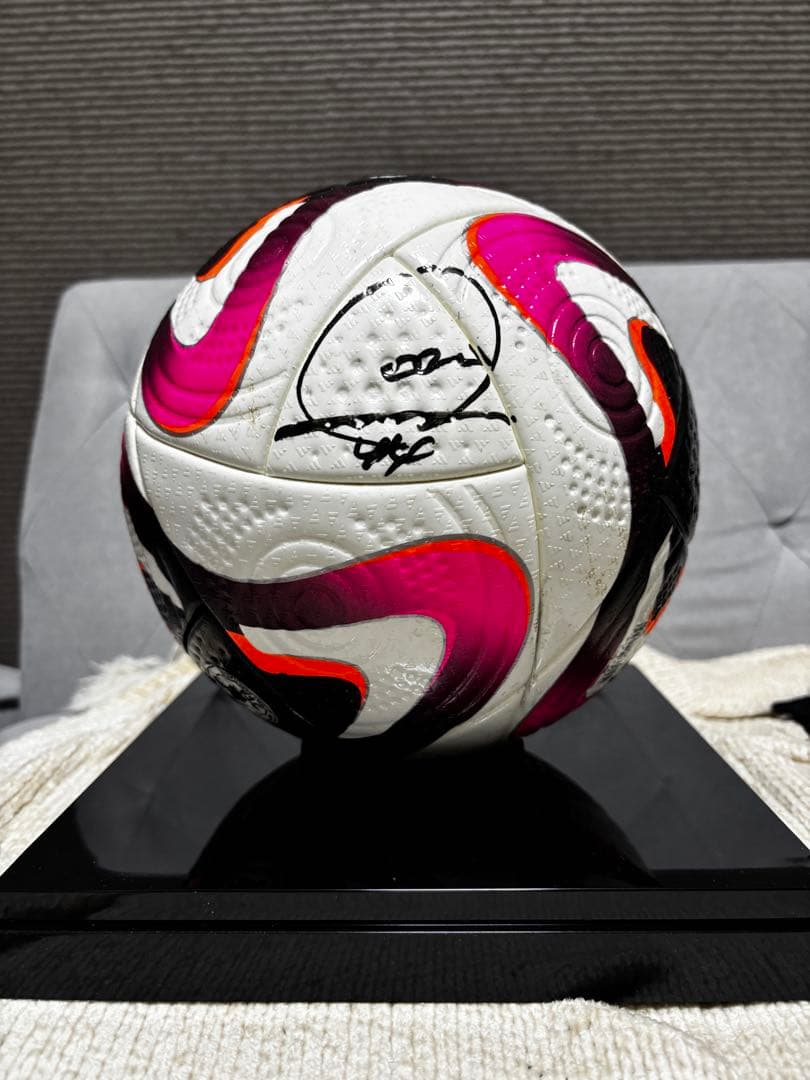 T*3様 サッカーボール 小野伸二サイン入り 保護ケース付き　コネクト24 サッカーボール 小野伸二サイン入り 保護ケース付き コネクト24
