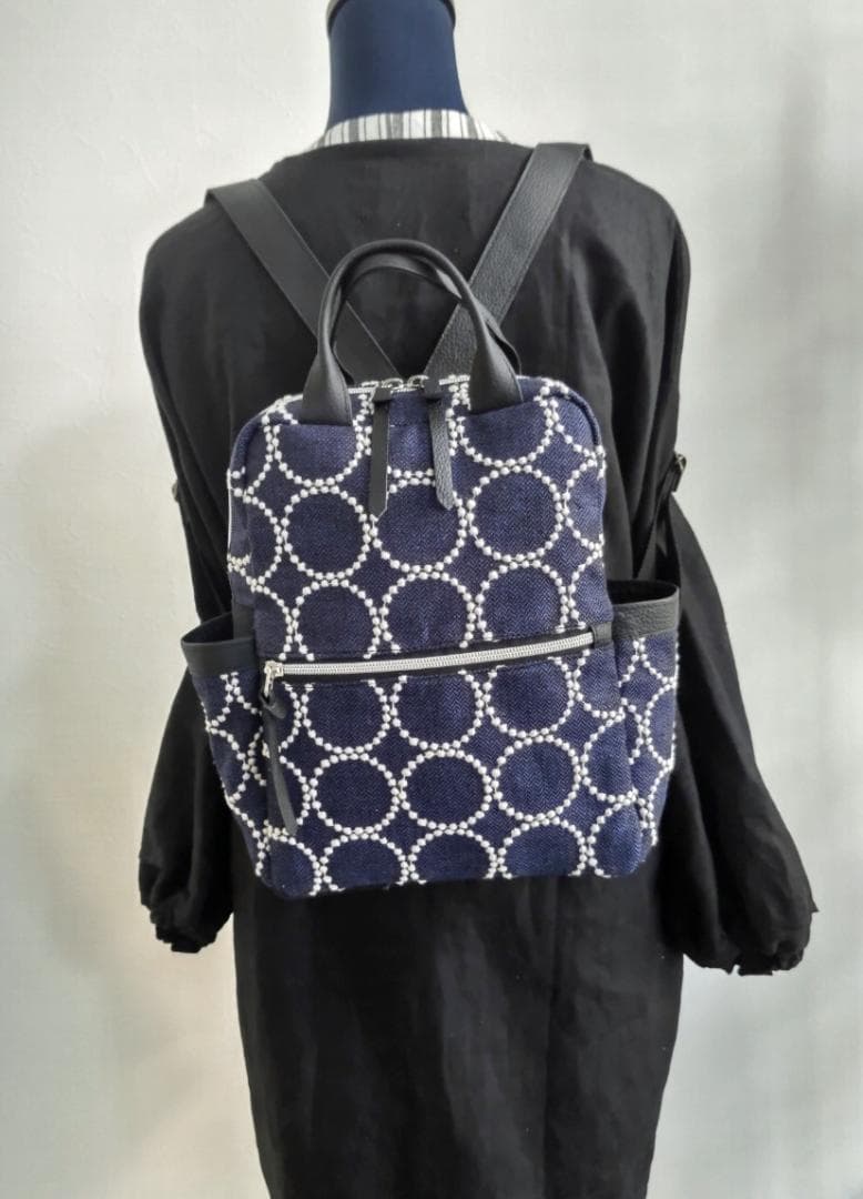 みぴこ】様ミナペルホネン/タンバリンネイビー/トートリュック本革黒