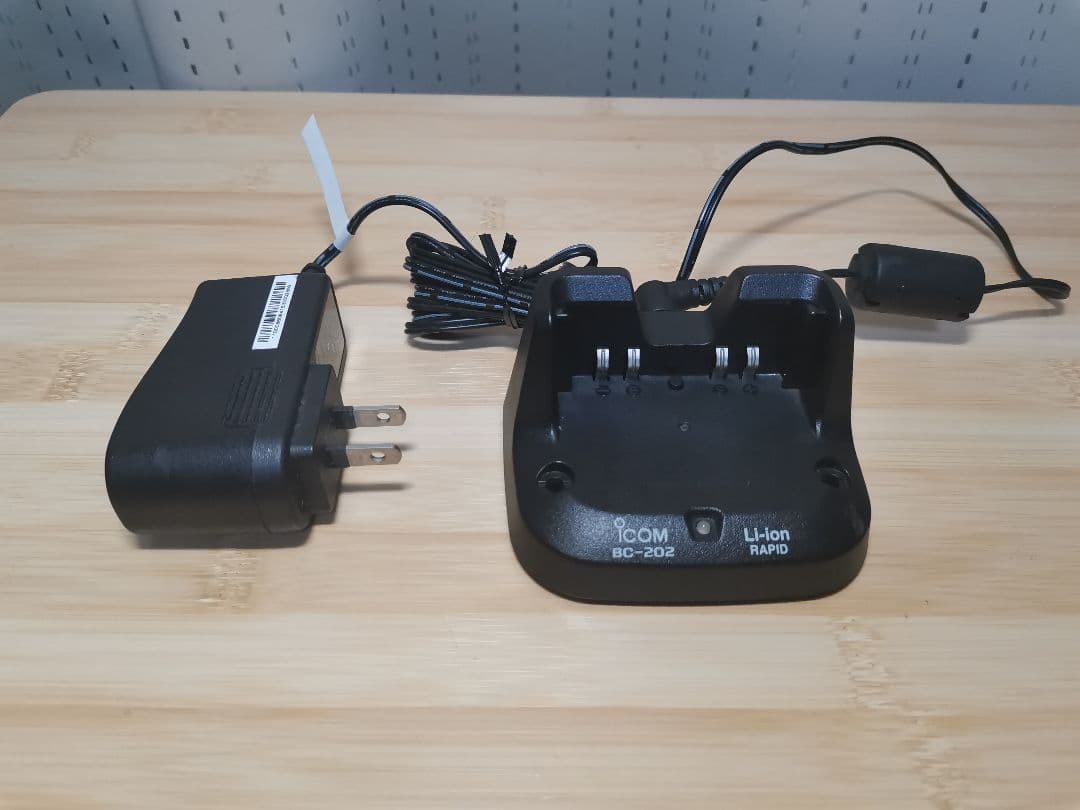 送料込み】希少 ICOM ID-51 PLUS2（Red） オプション多数 ICOM ID-51