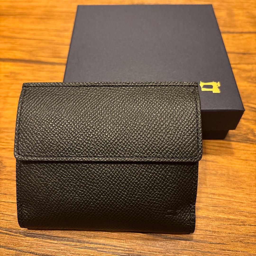 ※最終値下げ‼︎ 美品READY OR ORDER 二つ折り財布 ブラック 2つ折り財布 ブラック【ロフト限定】: ファッション＆トラベル雑貨