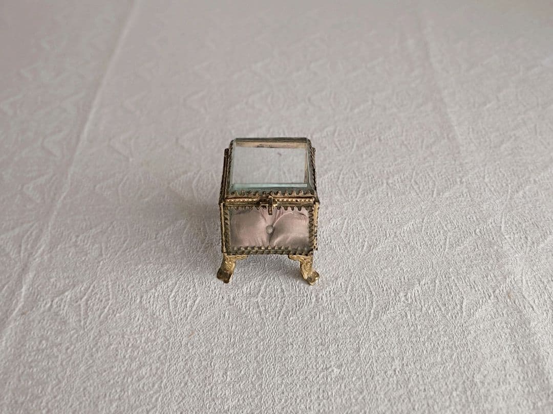 vintage Jewelry box ✵ * 硝子の ジュエリーボックス - メルカリ