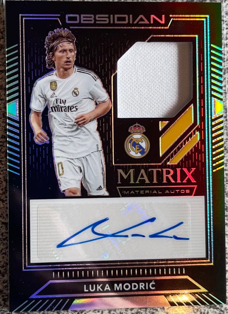 ルカ・モドリッチ obsidian サインカード 35シリ レアルマドリード