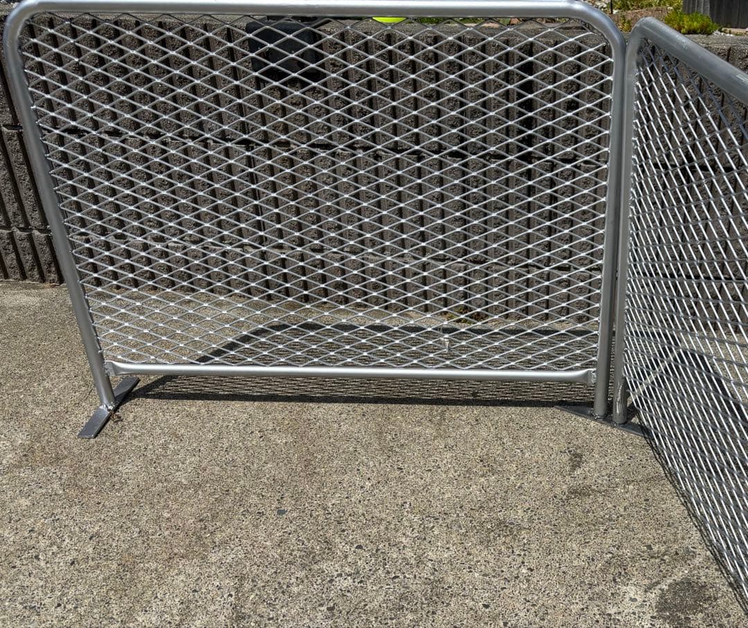 TOM 様専用自立式 アメリカンフェンス風バリケード 750×500