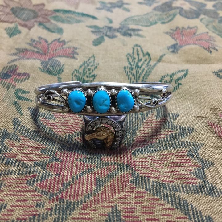 重ね付けに最適 早い者勝ち NAVAJO 3連ターコイズ バングル 刻印有り